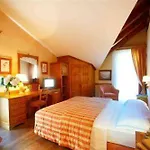 Cour Maison Apart Otel 3*