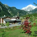 Lejlighedshotel Cour Maison 3*