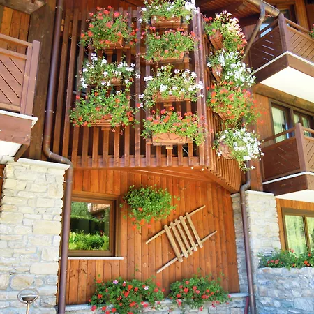 Cour Maison Aparthotel