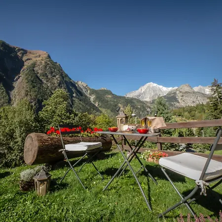 Cour Maison Aparthotel