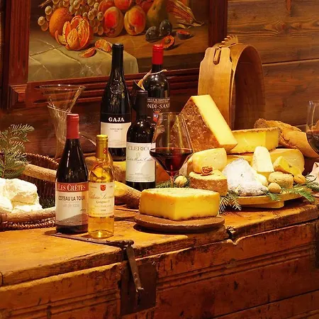 Cour Maison Aparthotel