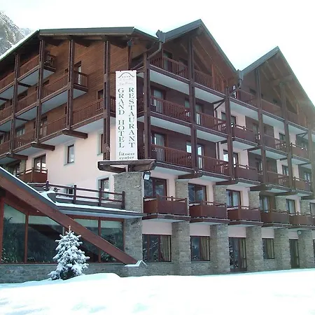 Cour Maison Aparthotel