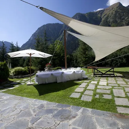 Cour Maison Aparthotel