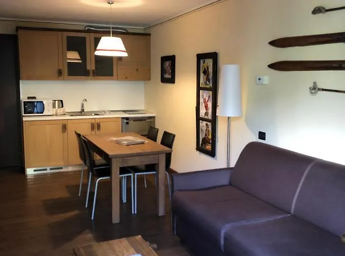 Aparthotel Cour Maison 3*