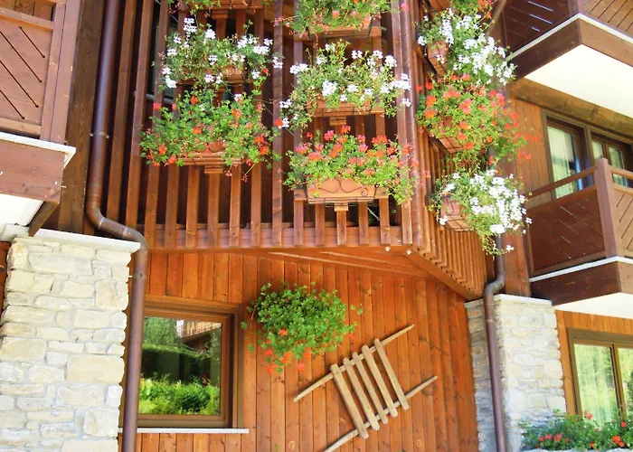 Cour Maison Aparthotel