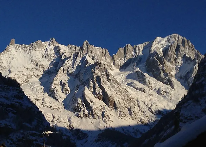 Cour Maison Apart-hotel Pré-Saint-Didier