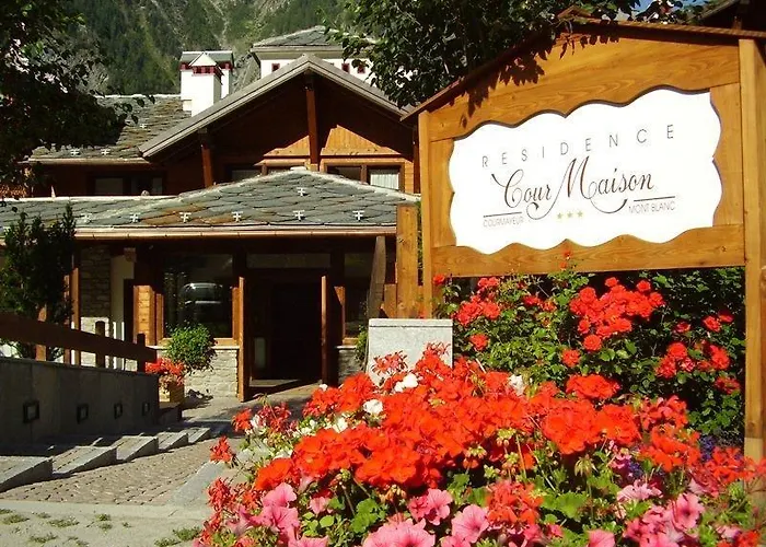 Aparthotel Cour Maison 3*