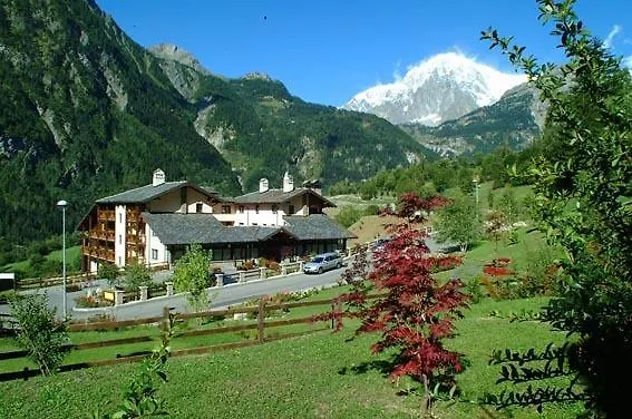 Aparthotel Cour Maison 3*