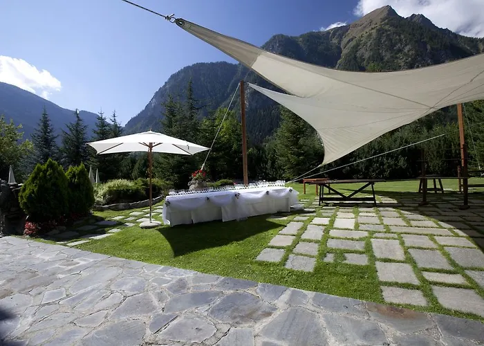 Cour Maison Aparthotel